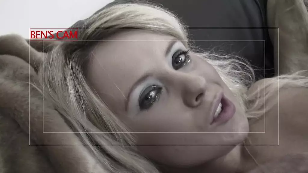 Сирен-дьячок так сильно кончает на его толстый член