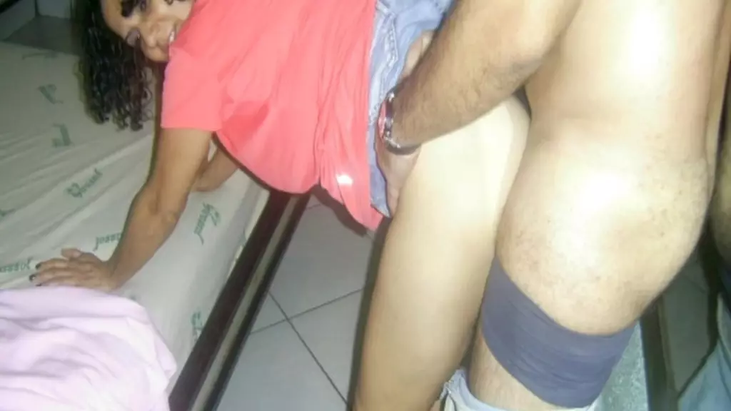 meu vizinho descobriu que sou uma hotwife, ai quis me comer