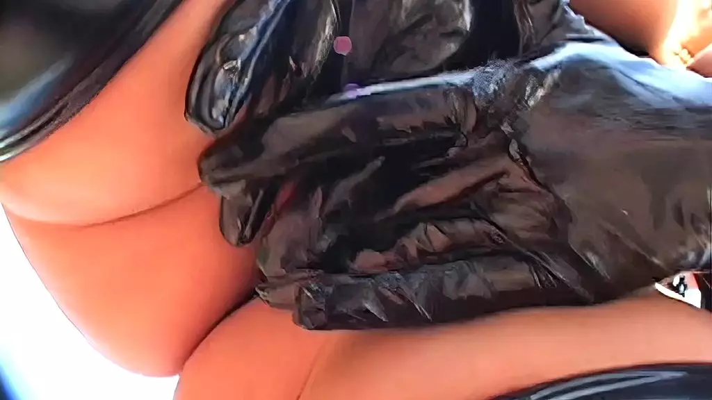 Кэнди Мэнсон получает трах в свою вкусную пизду