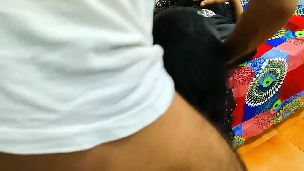 индийская сексуальная горячая бхабхи трахается с любовником в комнате Дези (хинди аудио)