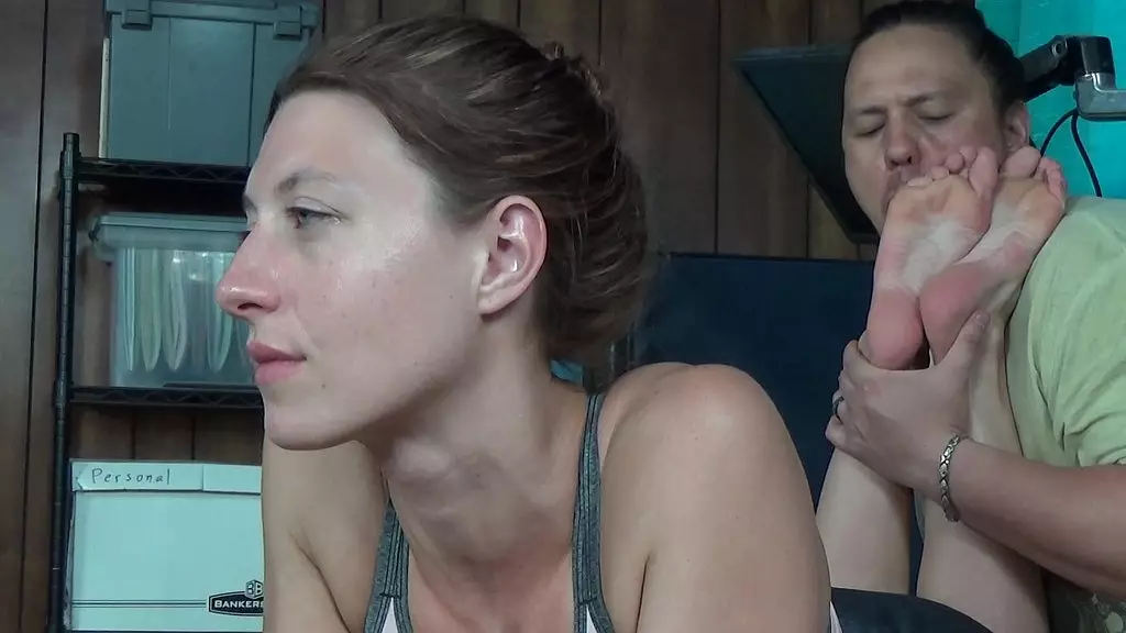 пот ног богини создает paypigs