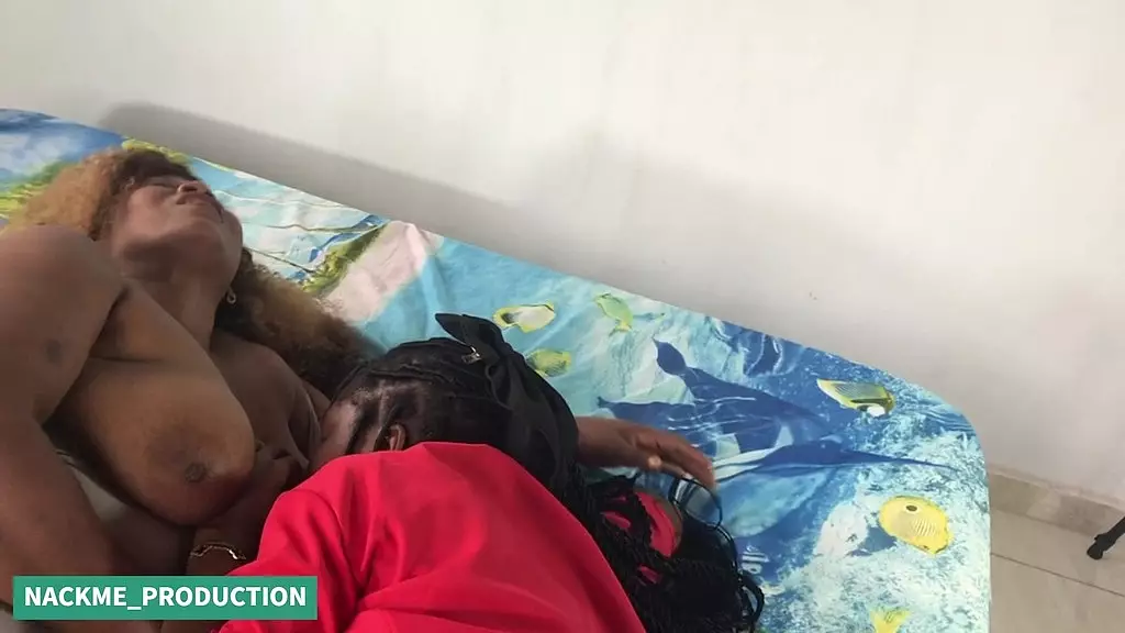 я бог. я превращаю гетеросексуальных девушек в лесбиянок