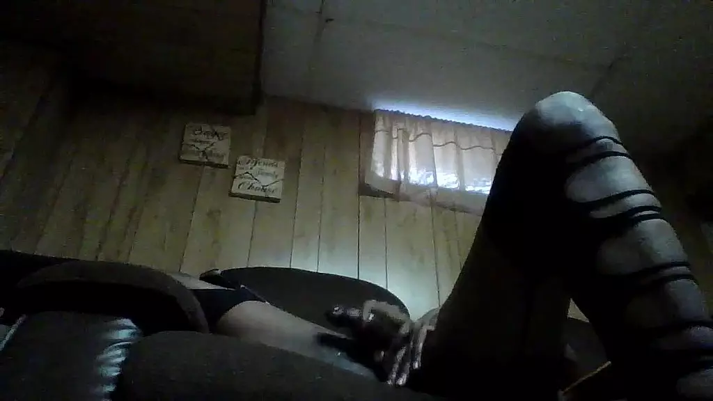 ts nitra играет с BBC на телефоне