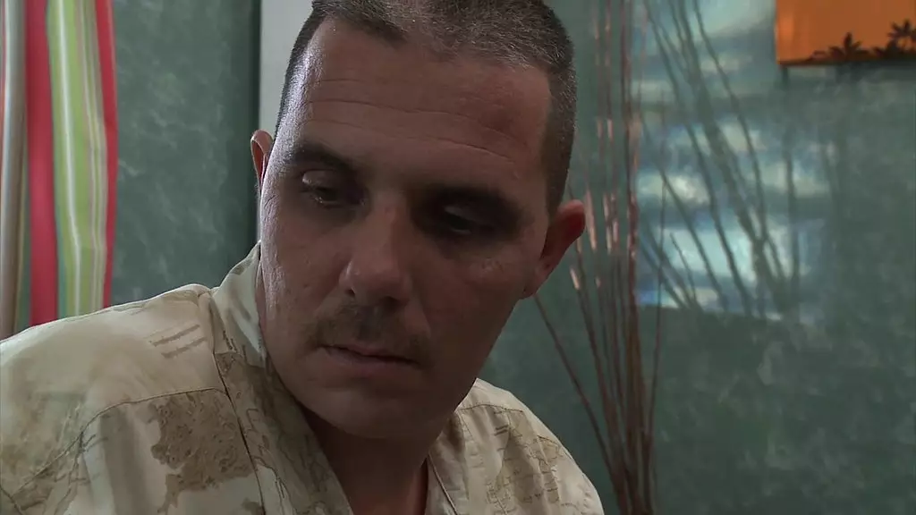 два члена лучше всего подходят для сексуальной шлюхи ребекки еще