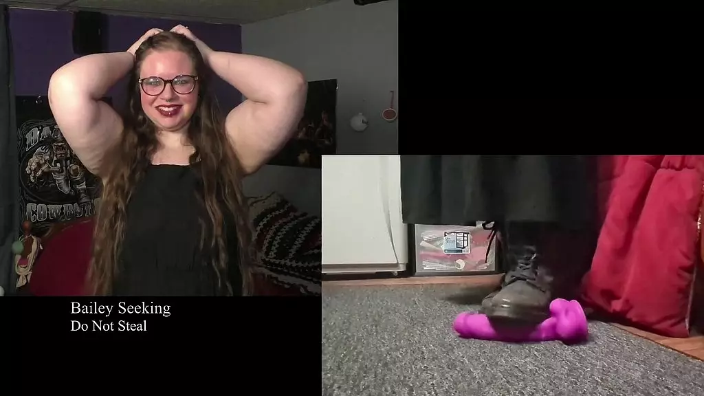 док Мартен топчет хуй