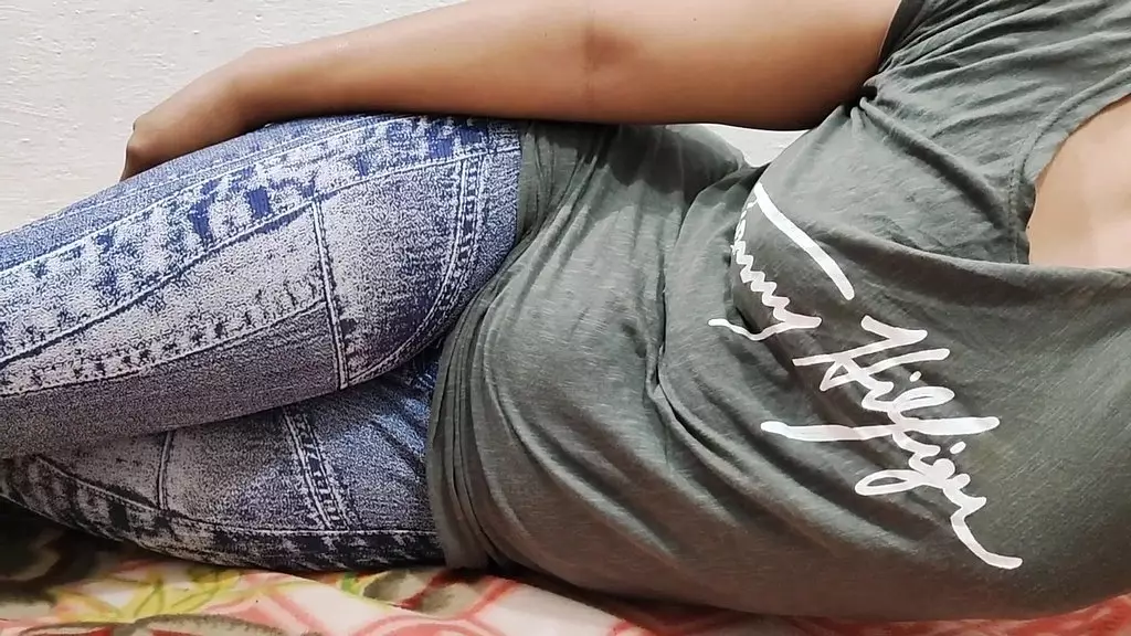 подруга трахается с парнем из деревни, девушка дези трахает киску