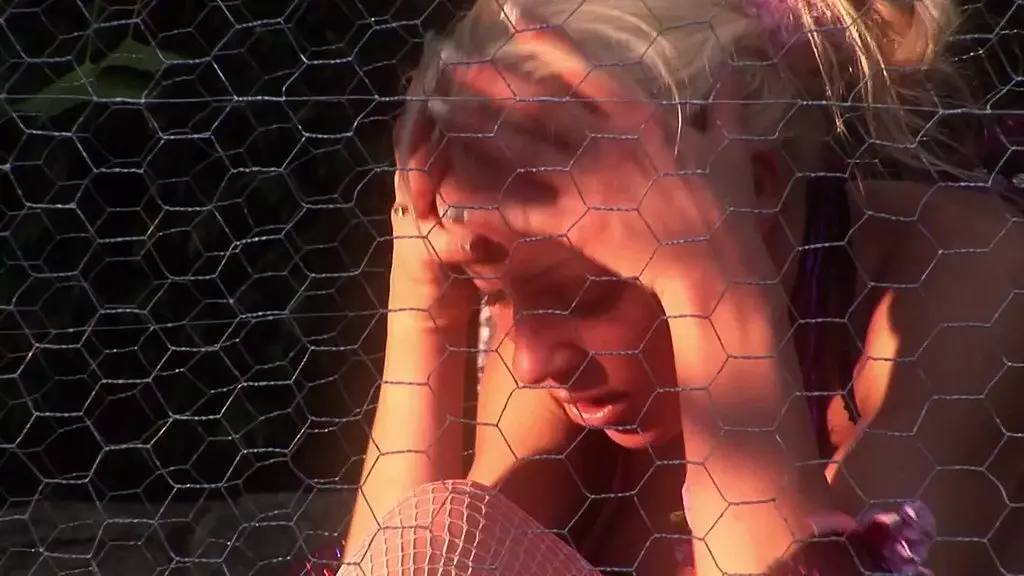 У Шарлотты Вейл такая пышная булочка, что мужчины хотят ее трахнуть в задницу