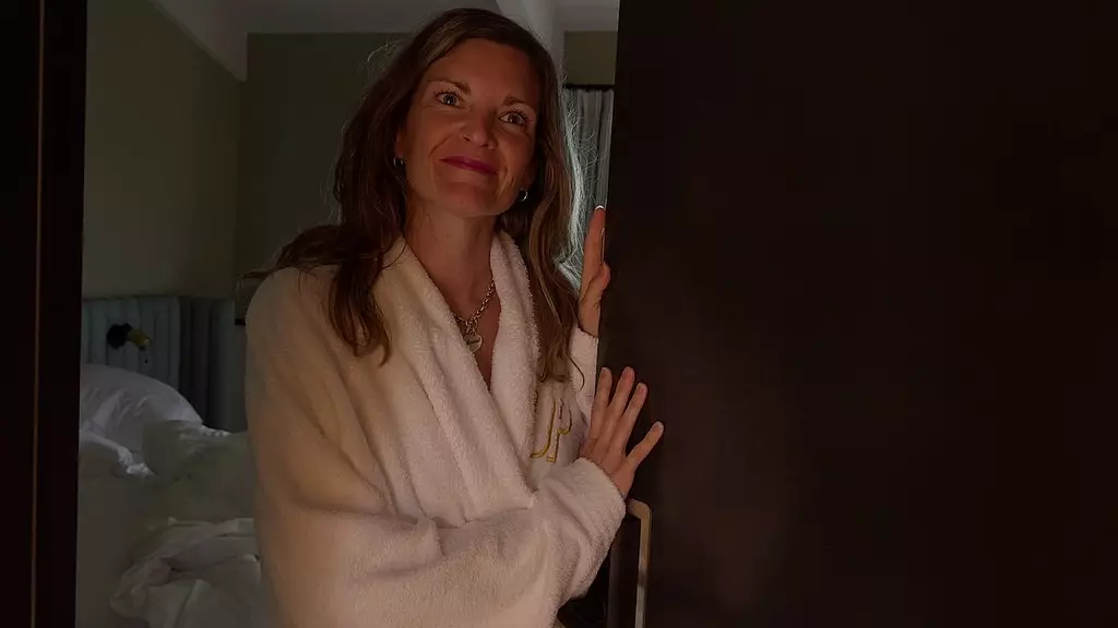 je baise un jeune homme qui travaille dans un hotel