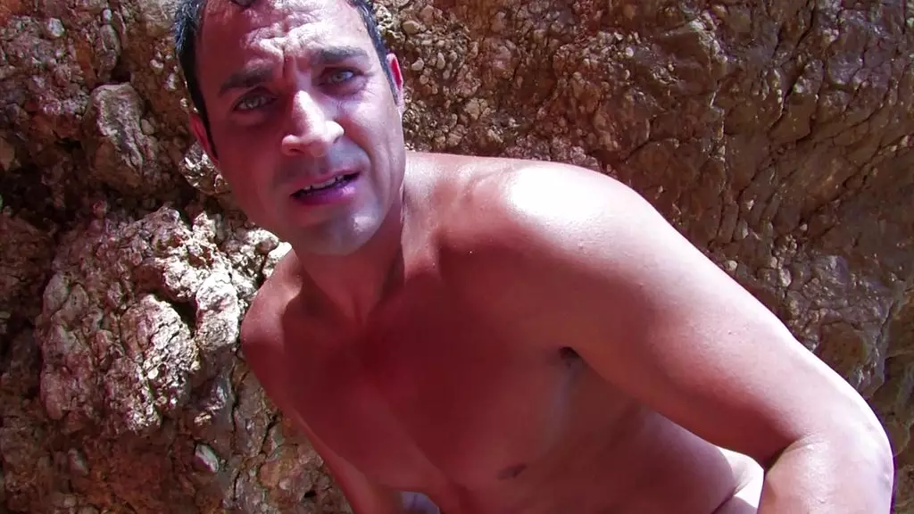 люси рейн получает черный член, которого она жаждет