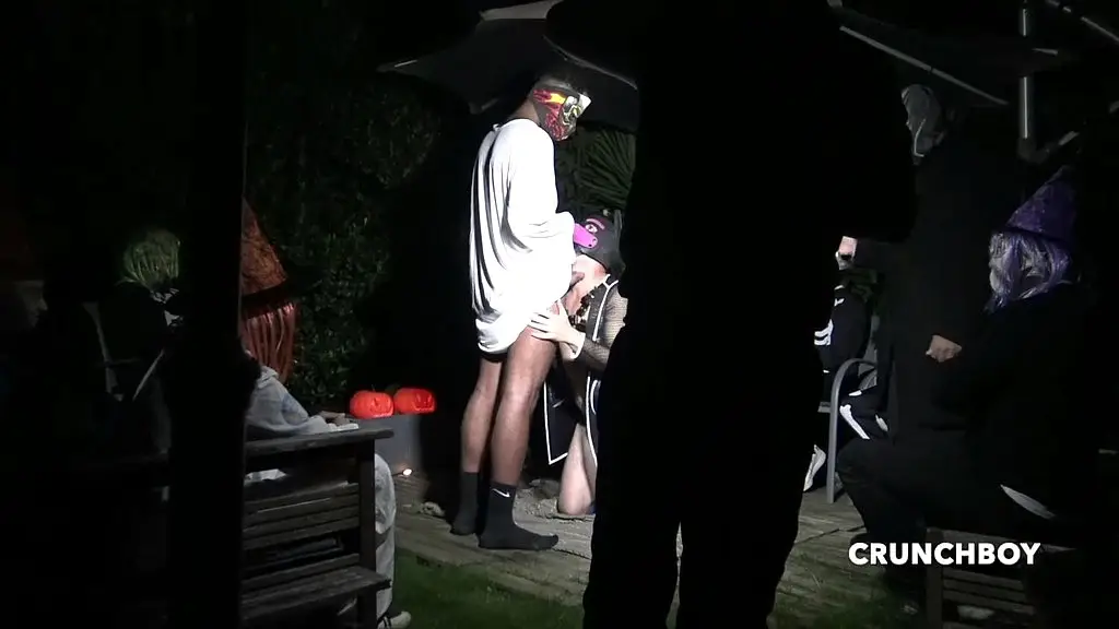 3827 amazin sex fucked bareback during halloween night in public
