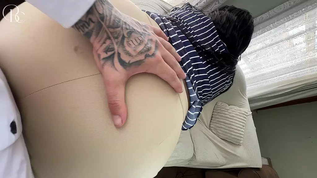 horny ebony boss изменяет своему мужу со своим белым сотрудником