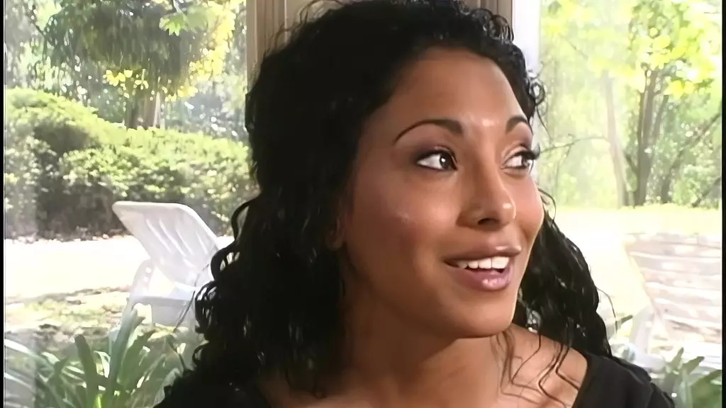 Ди и Кристи делят член в межрасовом сексе втроем