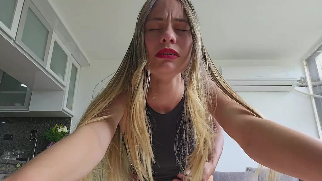 я заключил пари со своей невесткой - если она придет первой в mario kart, я заплачу ей 500 долларов, если нет, она должна позволить себя трахнуть