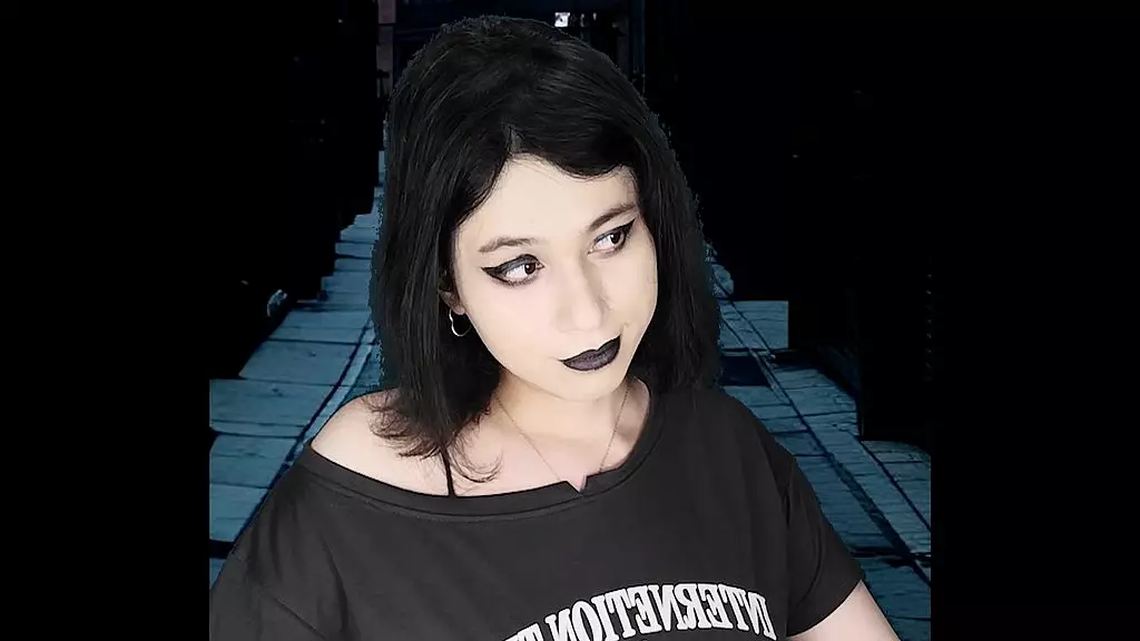 горячая готическая девушка соглашается стать шлюхой за деньги (полный фильм)