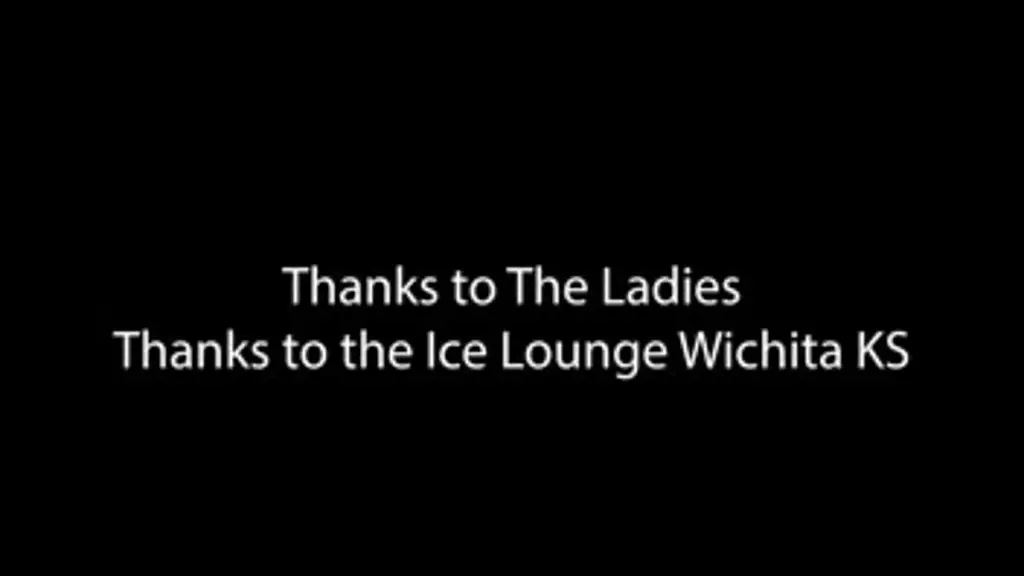 жаркие встречи: лесбиянки из ледяного зала выплескивают страсть в душе