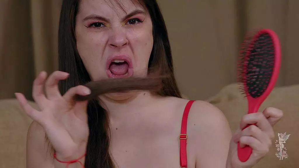 ziva fey - почему ты прячешься и смотришь, как я расчесываю волосы?