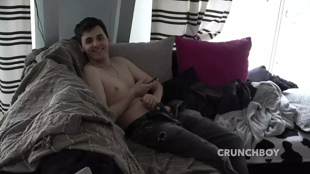 4649 французская поп-звезда Энцо Рименес, использованная в сыром виде твинком Димитриевым