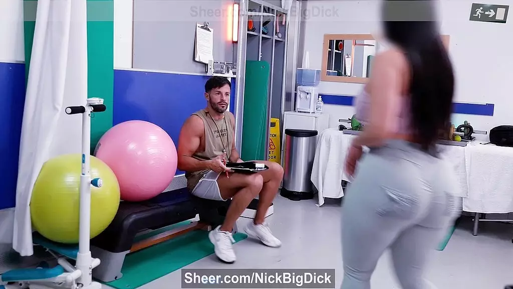 Монитор тренажерного зала соответствует письму этой драгоценной девчонки