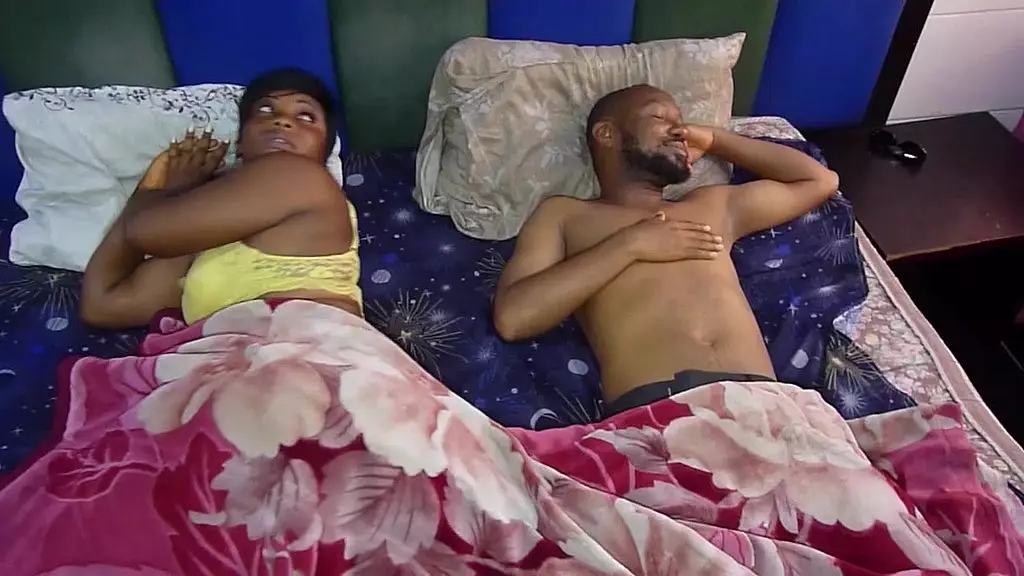 сводная сестра испугалась своей комнаты