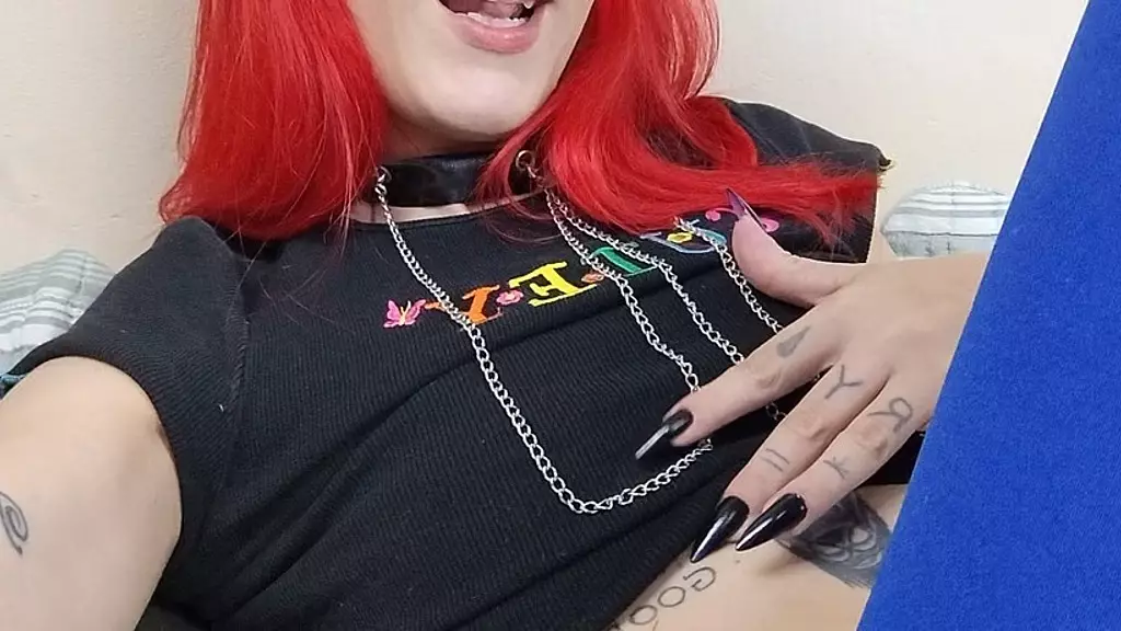 Разрываю свои синие штаны