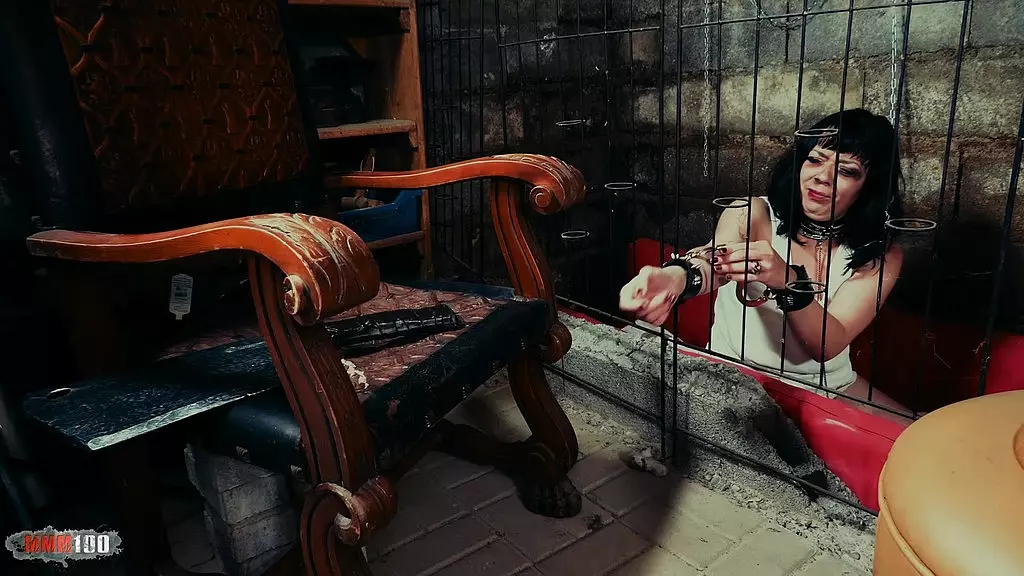 французская милфа hedone дико трахается и содомируется злым клоуном terry kemaco