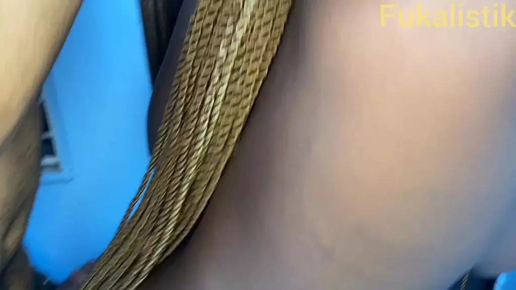 черная калабарская девушка говорит, что это должен быть грубый член или ничего