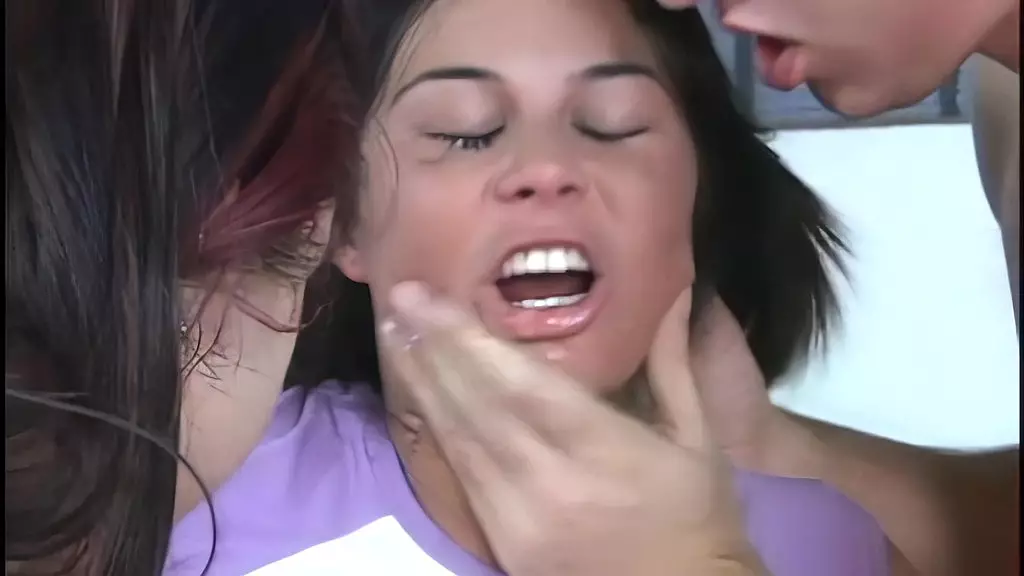 Дафна Розен - похотливая мамочка, которая любит все это в сыром виде