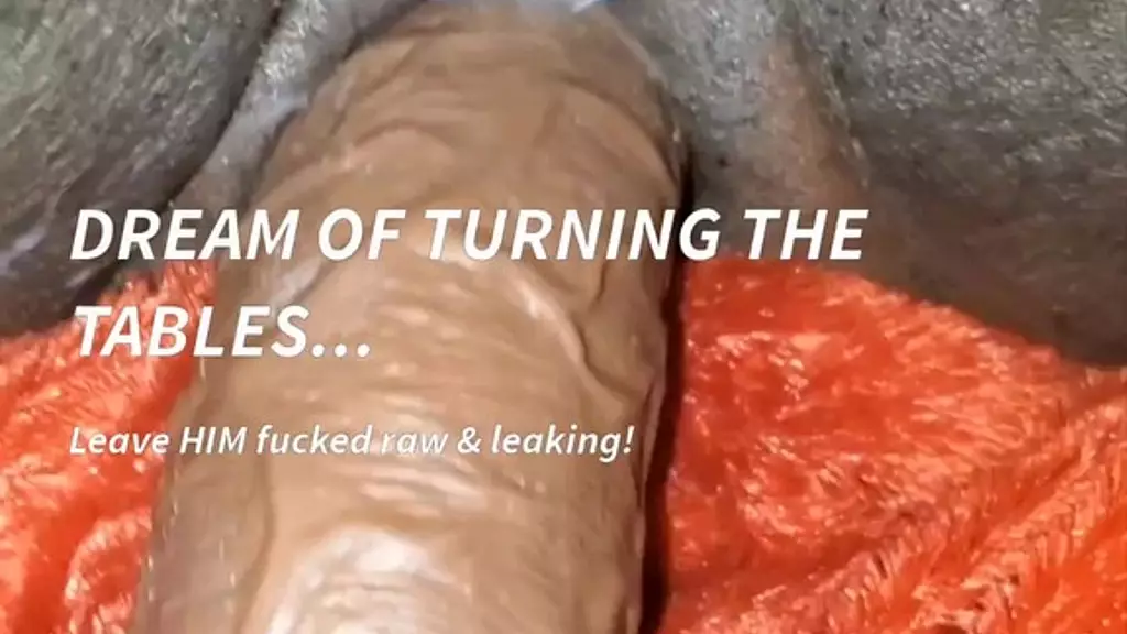 разгневанная чернокожая жена раздвигает булочки мужа!