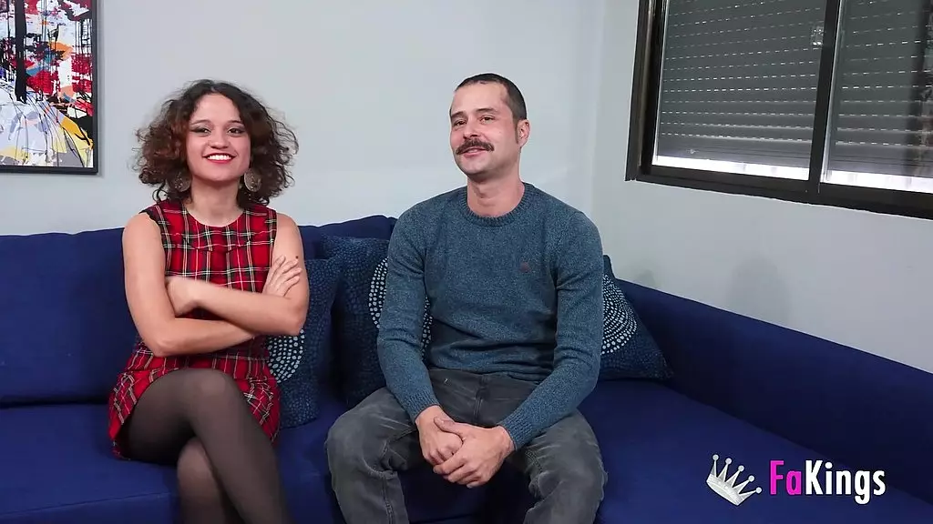 elena de la vega отправляется на охоту за иберийским членом. хочешь пойти со мной потрахаться, красавчик?