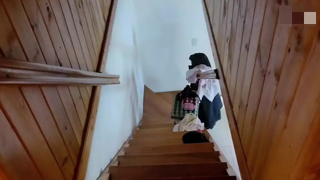 я очень возбуждаюсь, когда смотрю, как трахаются мои друзья, поэтому мой парень заботится о том, чтобы сильно ударить меня своим большим членом - silver star