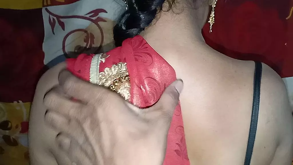 молодожены трахаются дома