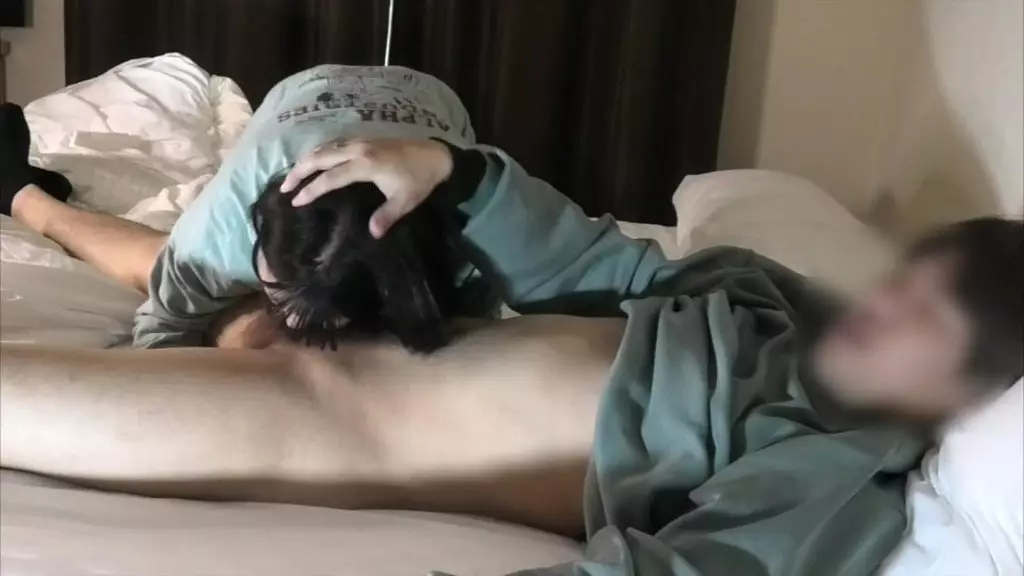 性なる夜の日に大◯生彼女からプレゼント貰った後に褒美で彼女のケツに太いチンコプレゼントしました。大学生彼女はアヘ顔。