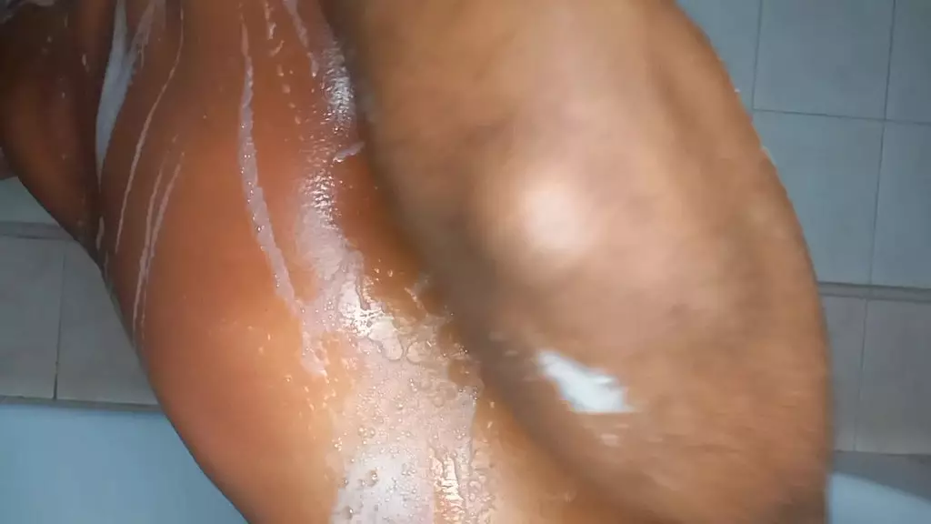горячий мыльный трах в моей ванной
