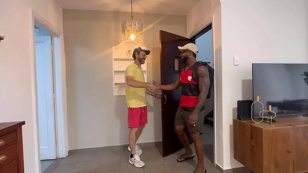 скачай это видео и помоги изменить жизнь - настоящий секс с Фелипе Нуру