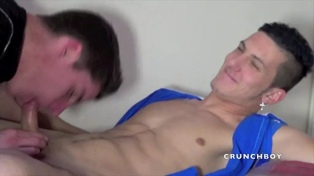 3 гея трахнули свою натуралку впервые