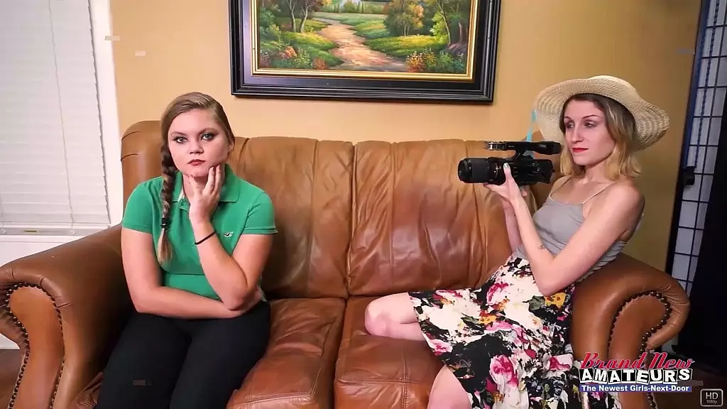 студентки-брюнетки лорен и пикси пай трахаются и сосут один и тот же член!