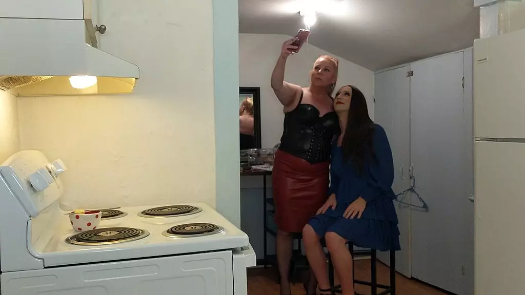 парень превратился в женщину для девичника