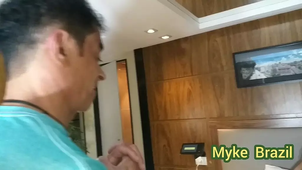 садада Марселла Шульц, секс-песни в мотеле