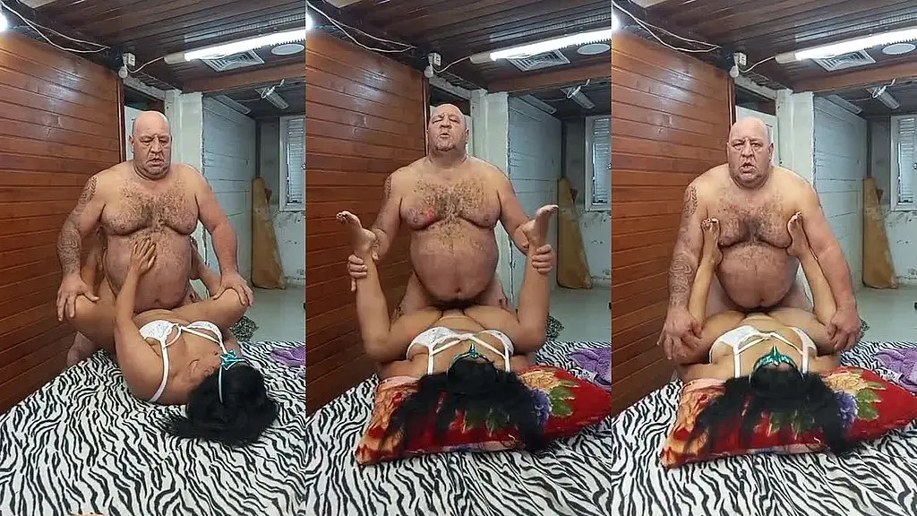 Новинья ожидает всего, что нужно для левара или шефиньо для кама сафада
