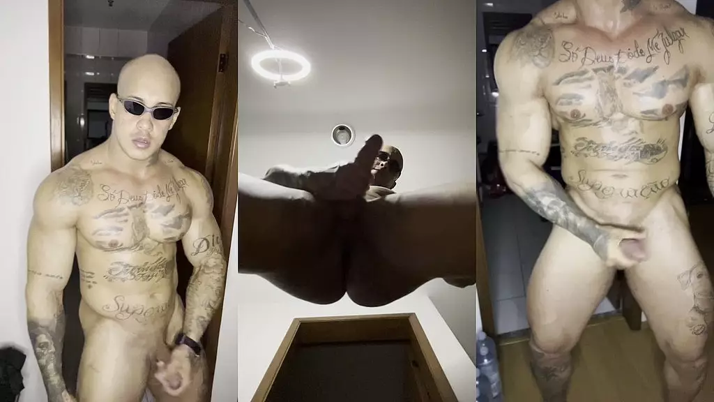 apollo se masturbando