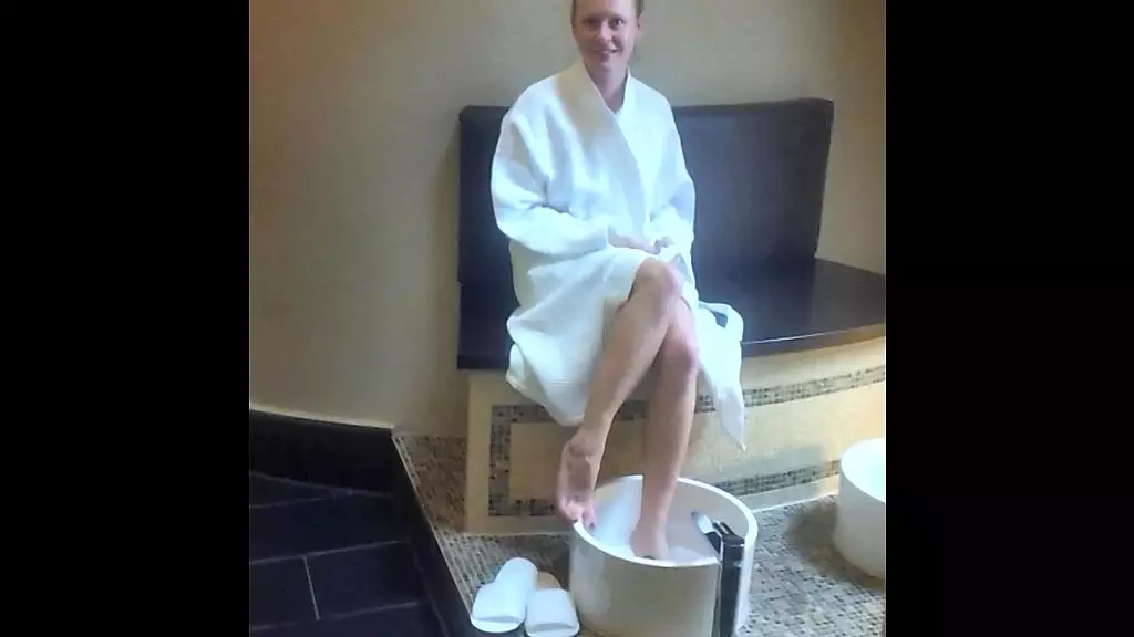 на публике в сауне