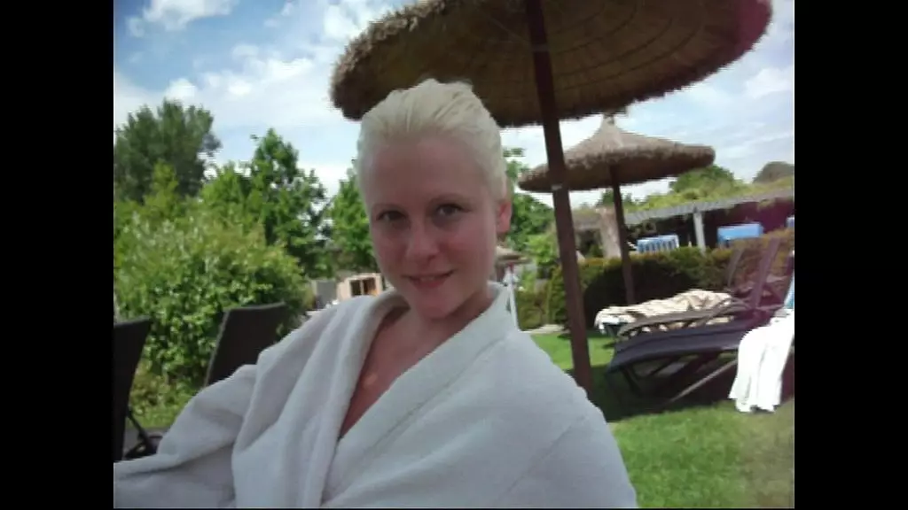 кончил на лицо в сауне