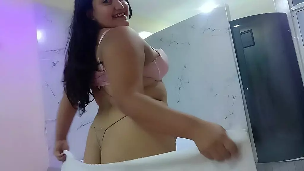 секс с секретарем мотеля в джакузи