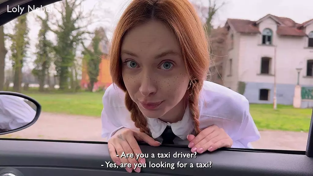 трахнуть такси - похотливая милашка любит ездить на такси и прыгать на моем члене!