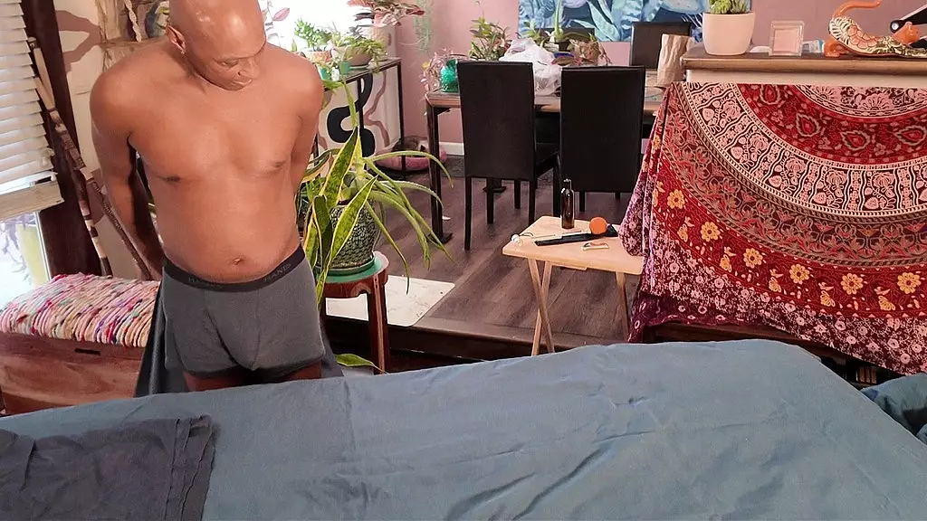 голый массаж для missdaeastcoast - helena price использует свое волшебное тело