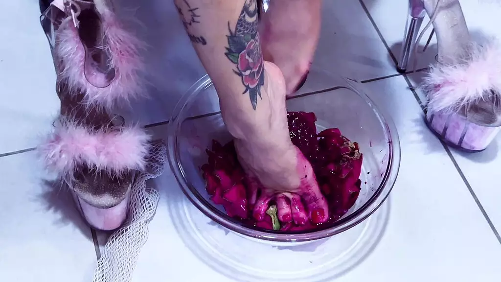 Мои грязные розовые ноги всегда заставят тебя жаждать большего