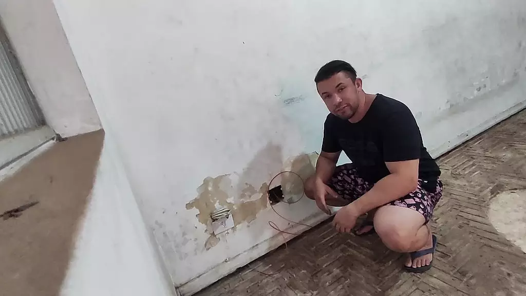 comprei uma casa venha de nove comodos por 300 mil realis estamos reformando