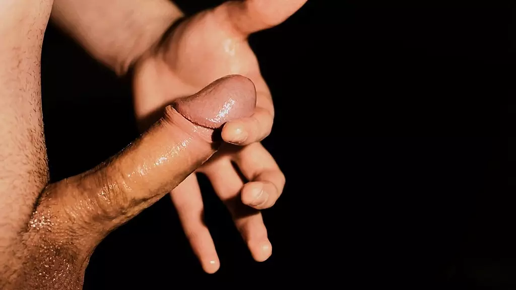 начало/остановка поглаживания приводит к большому кончанию