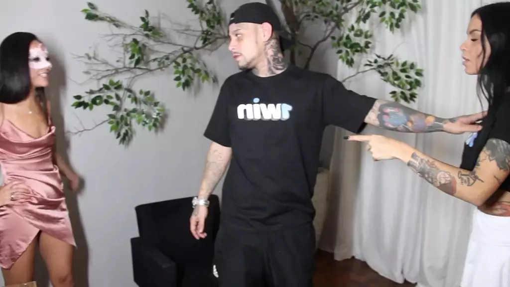 comi a mina da escola e fui pego no flagra