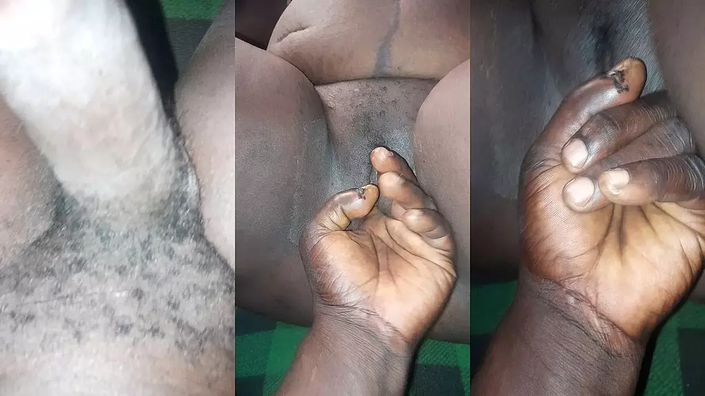 играю со сливочной киской моей сводной сестры